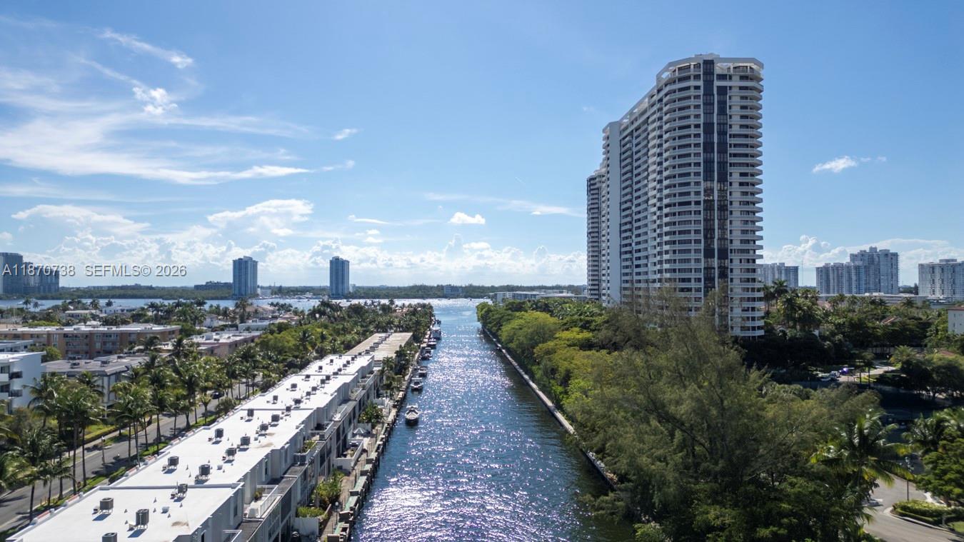 2000 ISL BLVD WILLIAMS IS - Residential