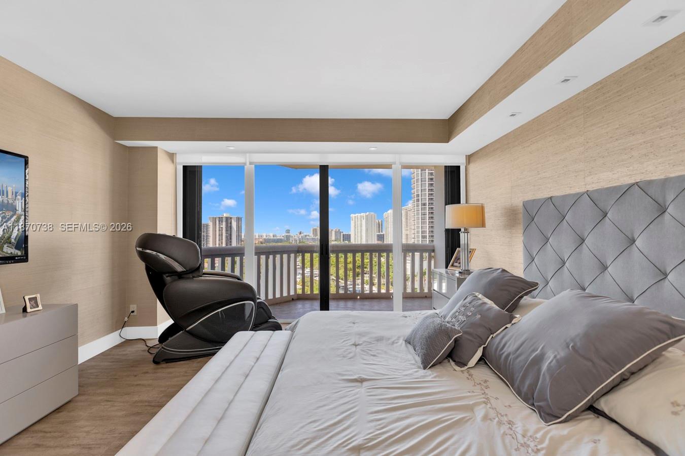 2000 ISL BLVD WILLIAMS IS - Residential