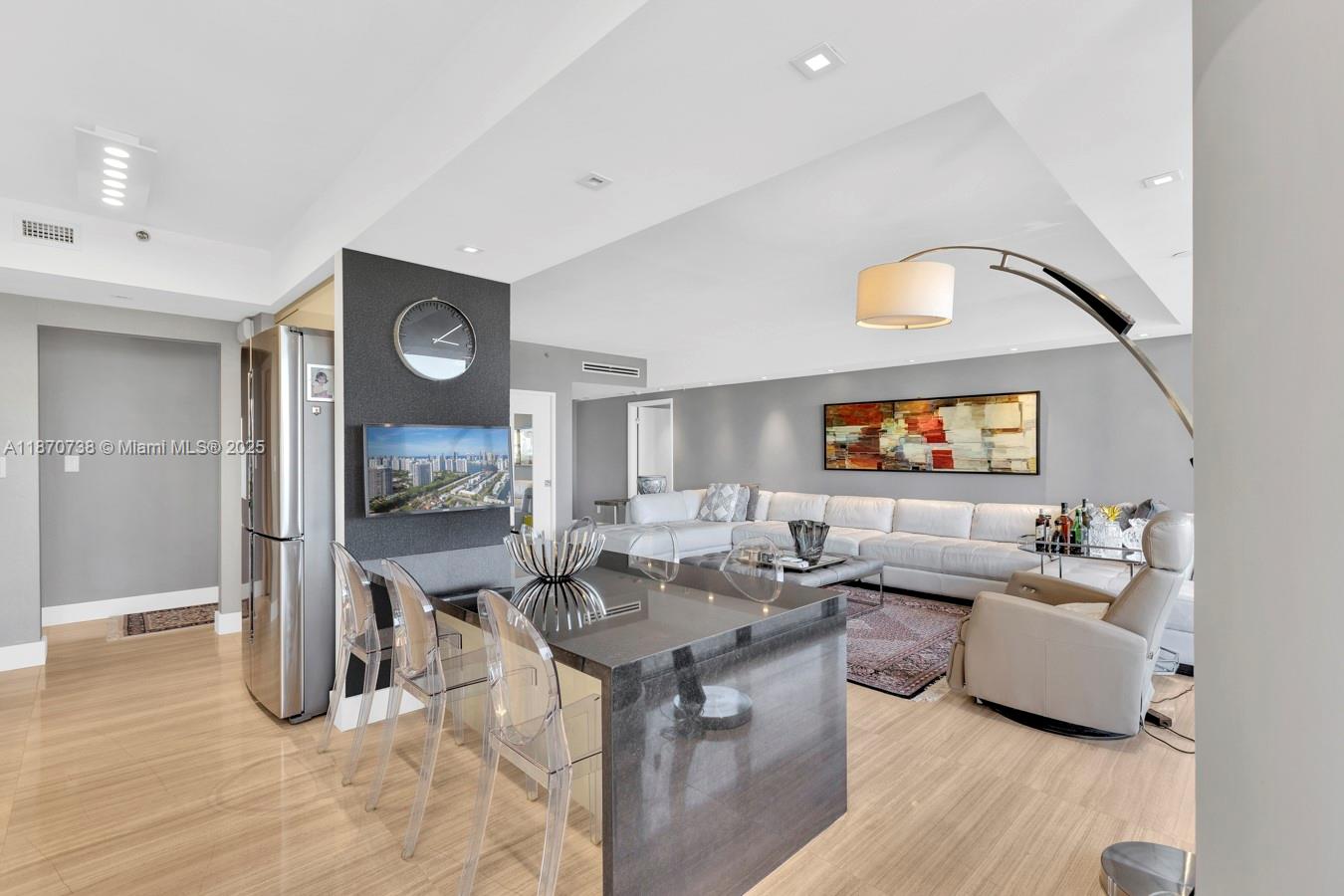 2000 ISL BLVD WILLIAMS IS - Residential