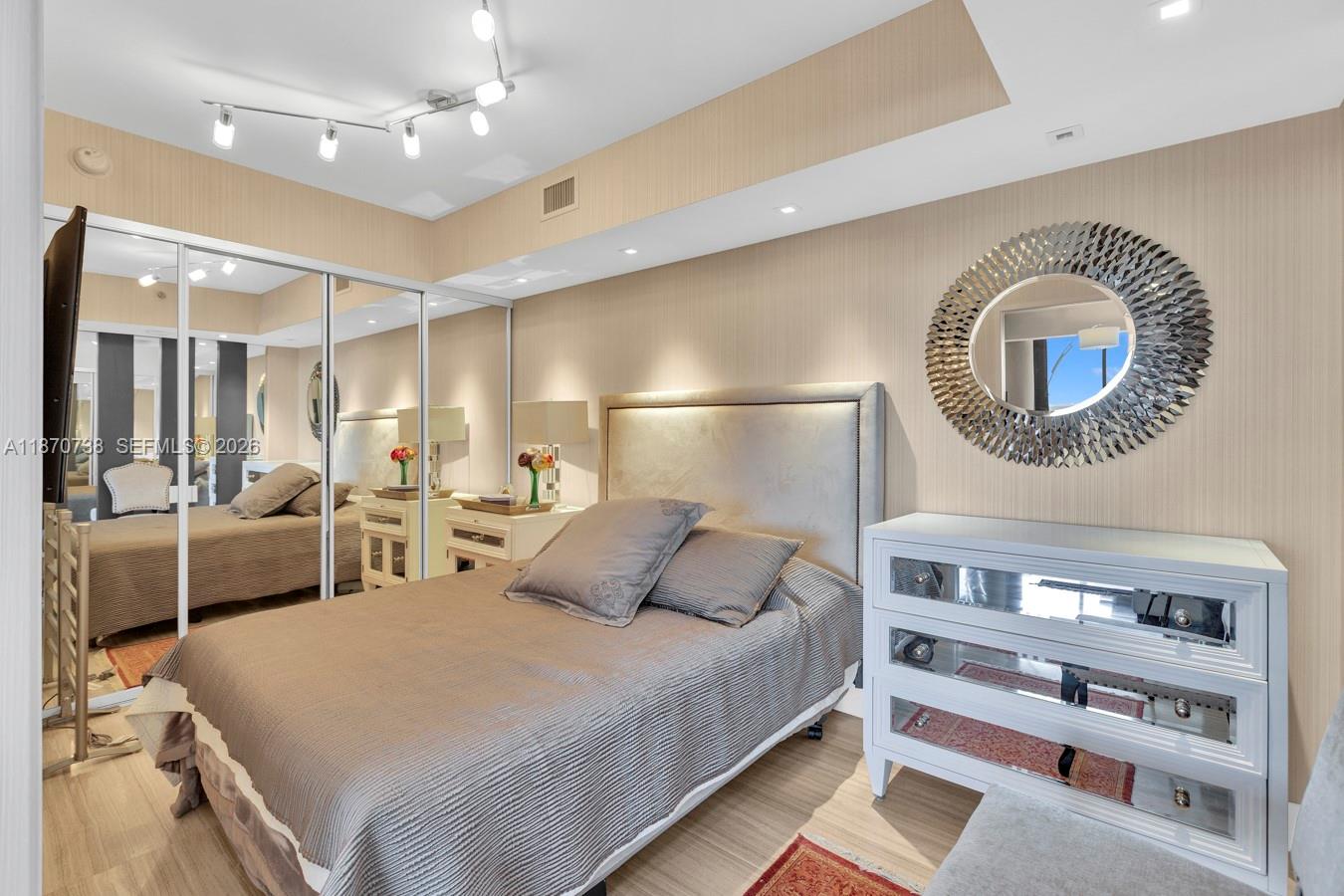 2000 ISL BLVD WILLIAMS IS - Residential