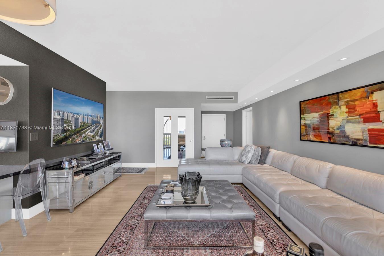 2000 ISL BLVD WILLIAMS IS - Residential