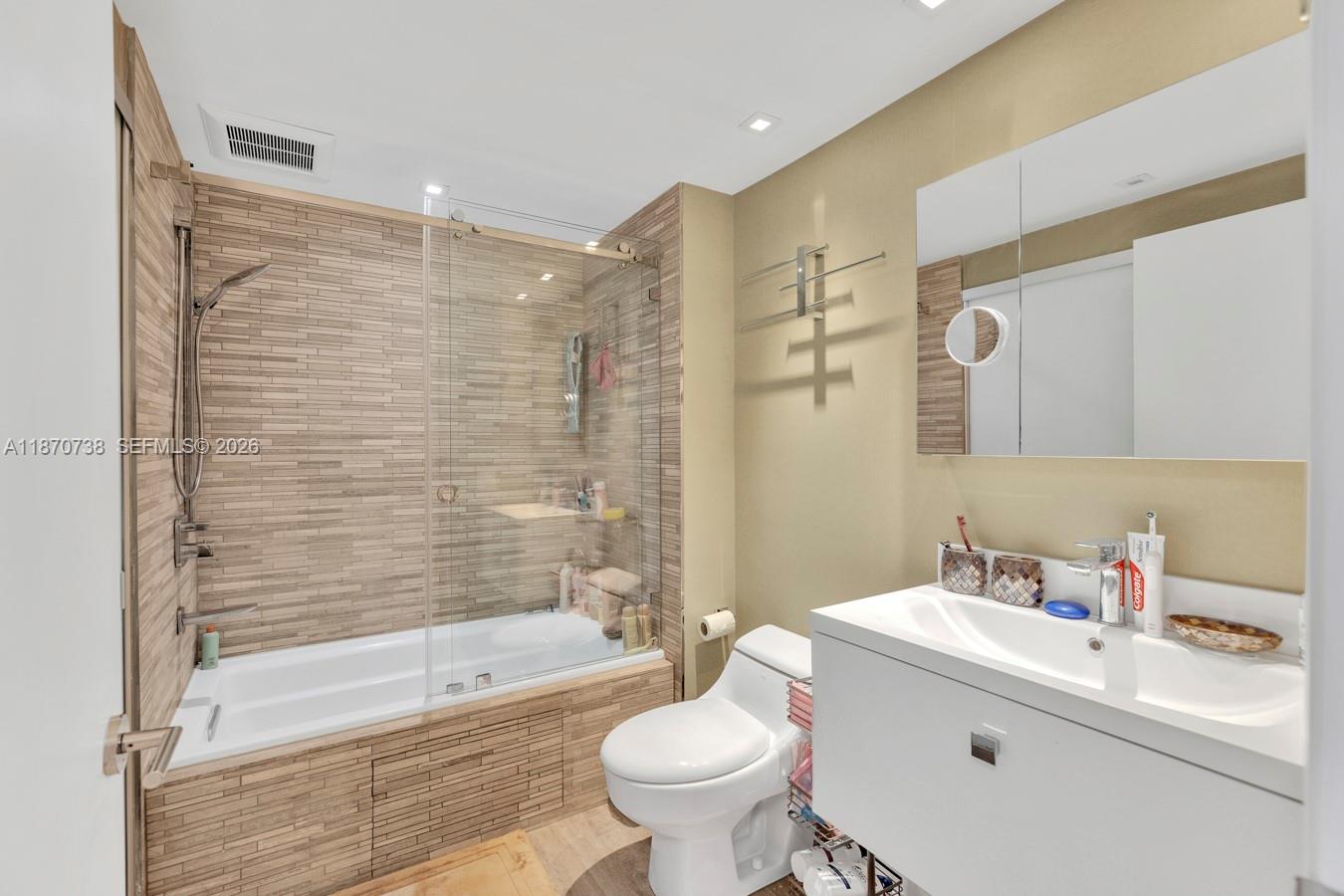 2000 ISL BLVD WILLIAMS IS - Residential