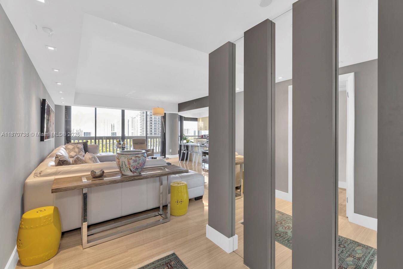 2000 ISL BLVD WILLIAMS IS - Residential