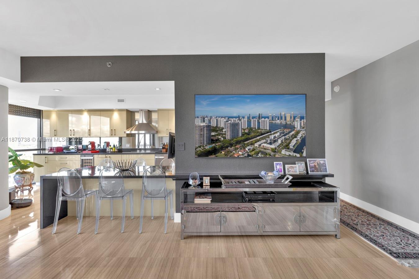 2000 ISL BLVD WILLIAMS IS - Residential