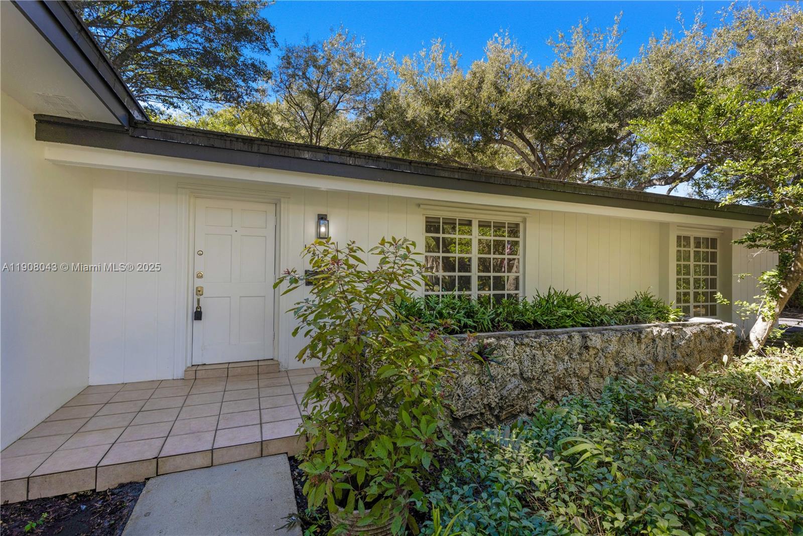 OLD CUTLER SOUTH SEC 2 - Residential Lease