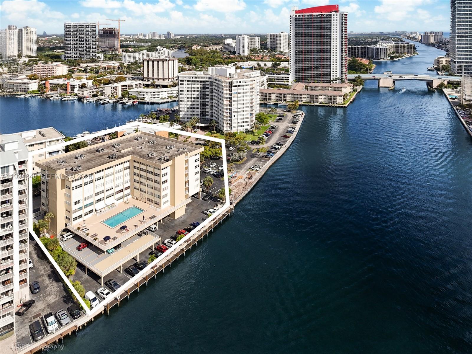 GOLDEN SAILS CONDO - Residential