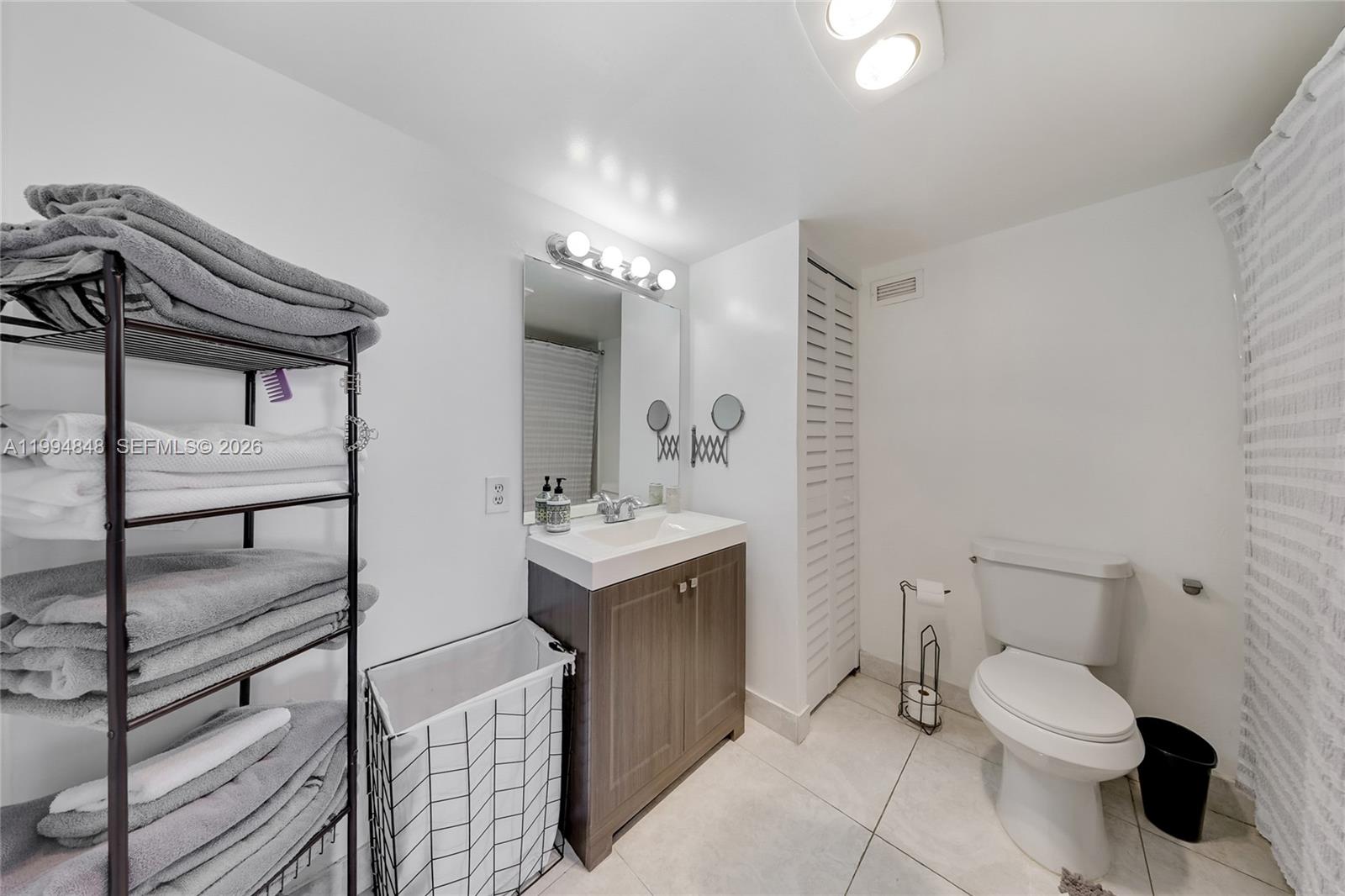 GOLDEN SAILS CONDO - Residential