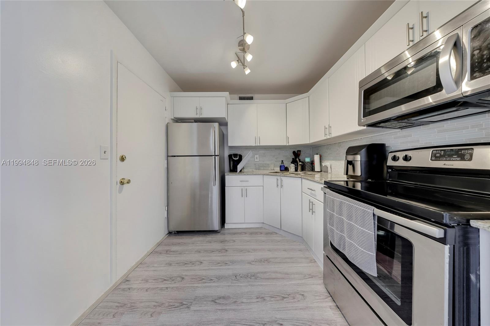 GOLDEN SAILS CONDO - Residential