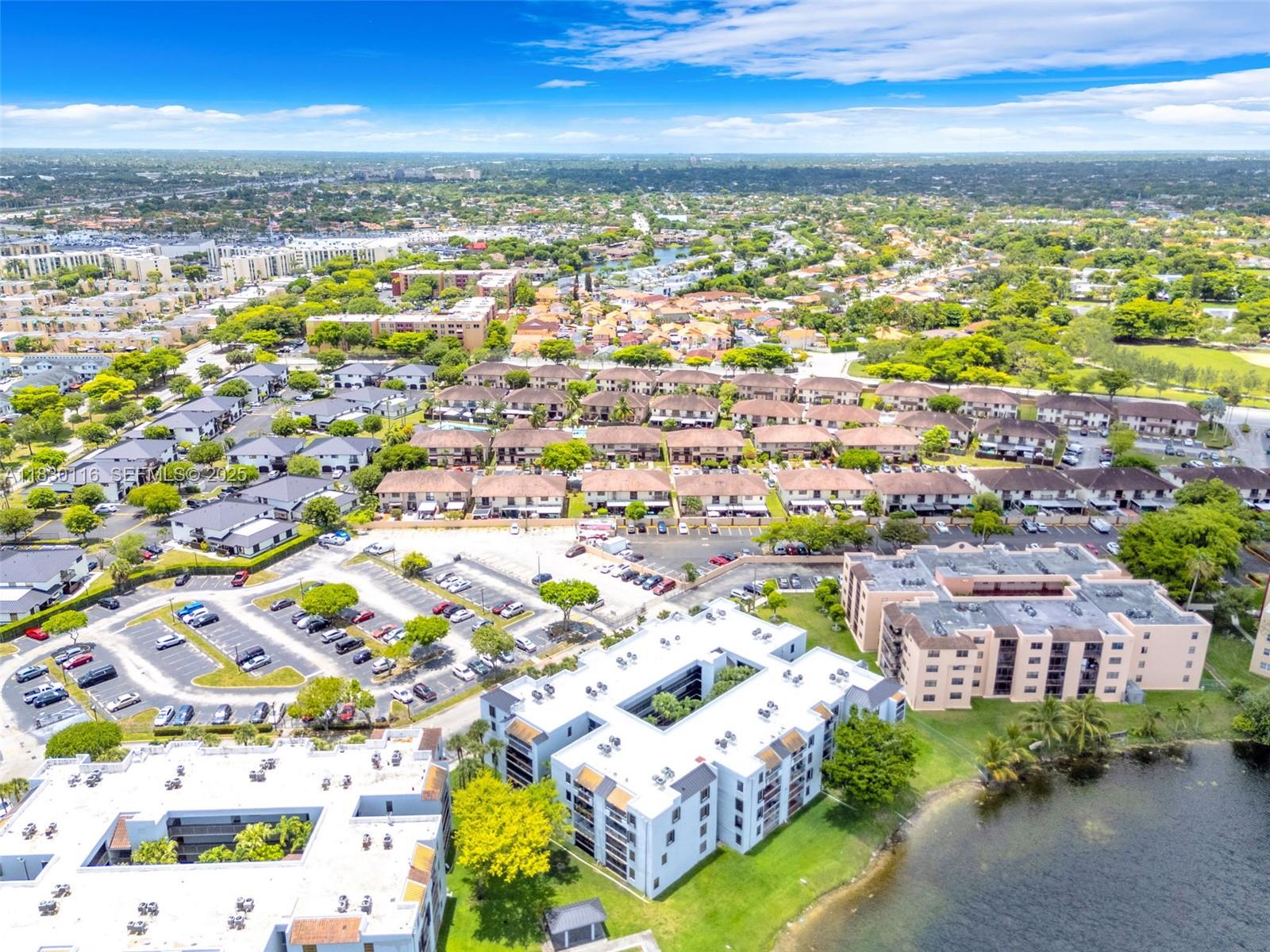 VISTA DEL LAGO CONDO PH 2 - Residential