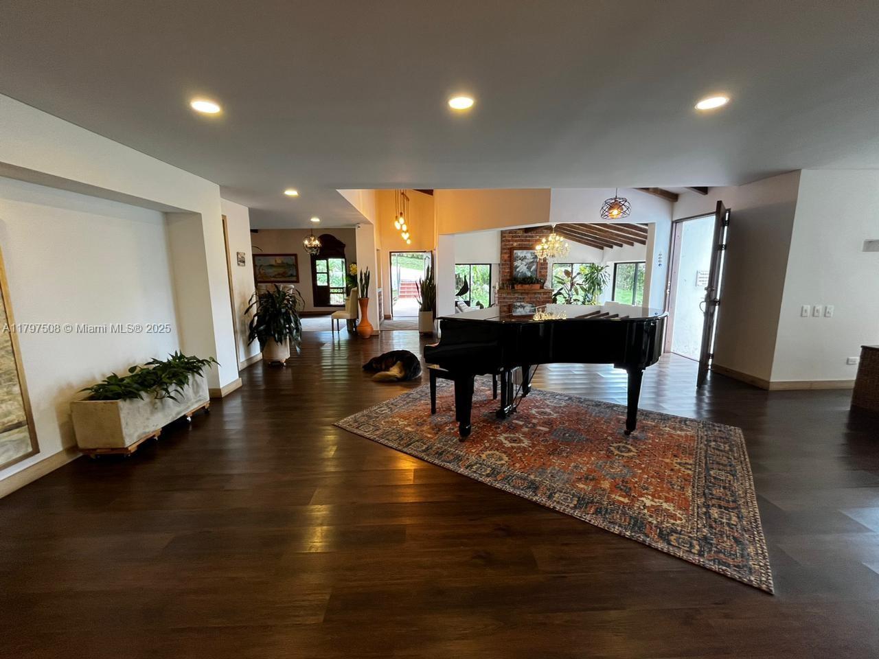 El Retiro - Residential