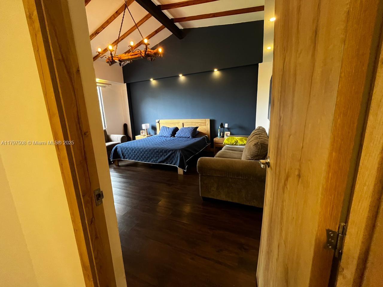 El Retiro - Residential