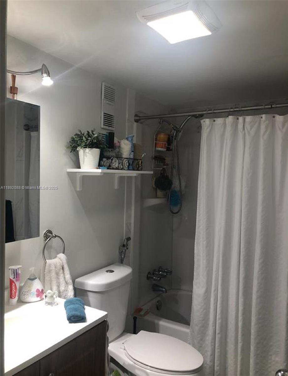 PLAZA OF WESTLAND CONDO - Residential
