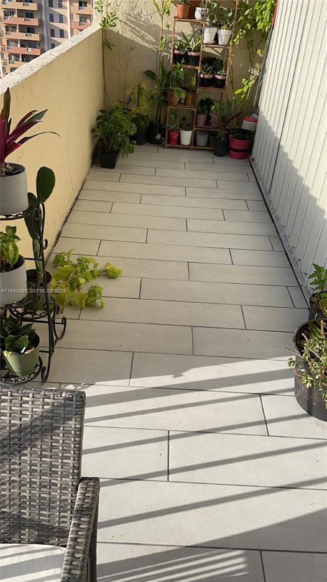 PLAZA OF WESTLAND CONDO - Residential