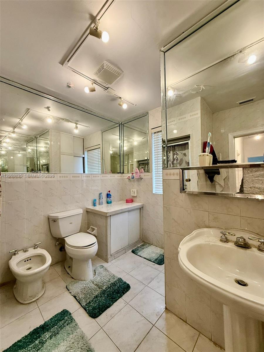 PALBICKE & GARRISONS 2ND - Residential