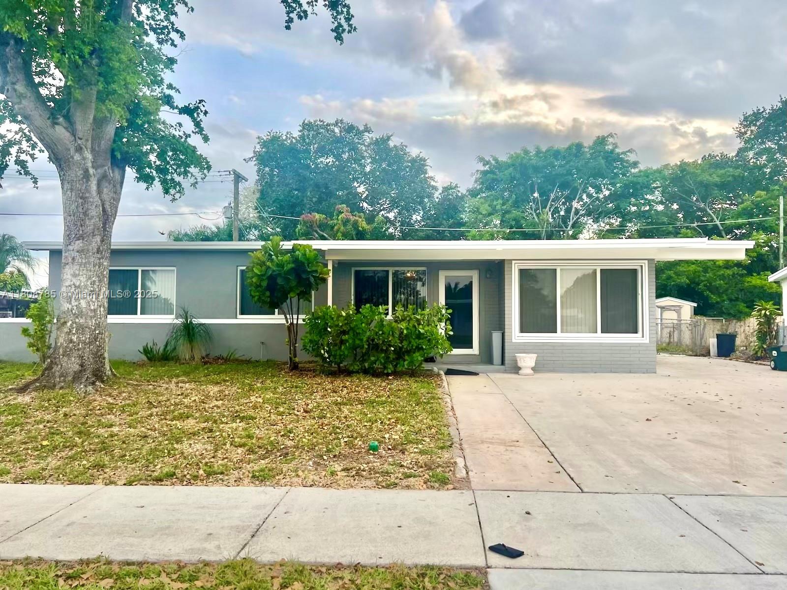 Rental Property at 3930 Sw 32nd Blvd, West Park, Broward County, Florida - Bedrooms: 3 
Bathrooms: 1  - $3,000 MO.