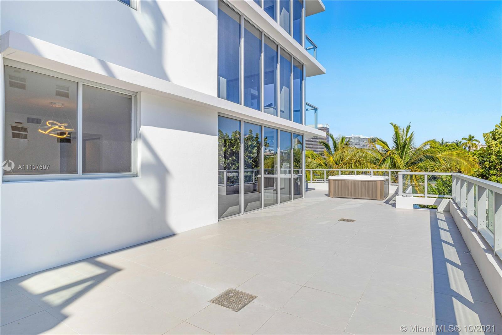 BAY HARBOR ISLAND - Residential