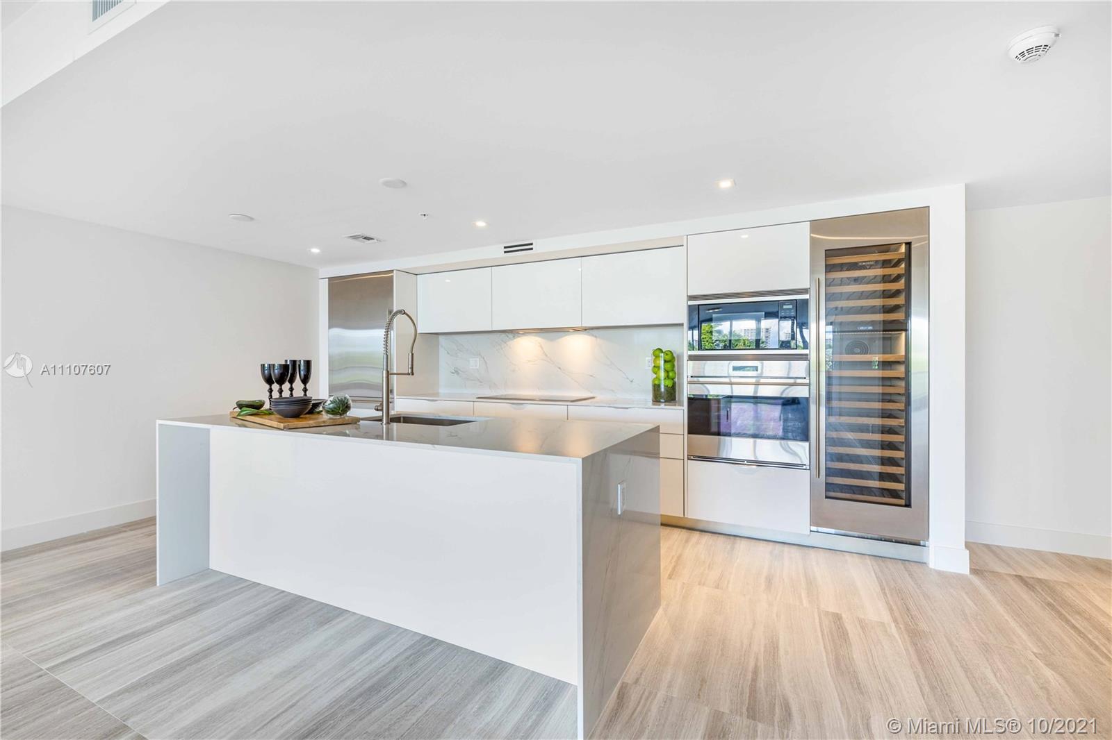 BAY HARBOR ISLAND - Residential