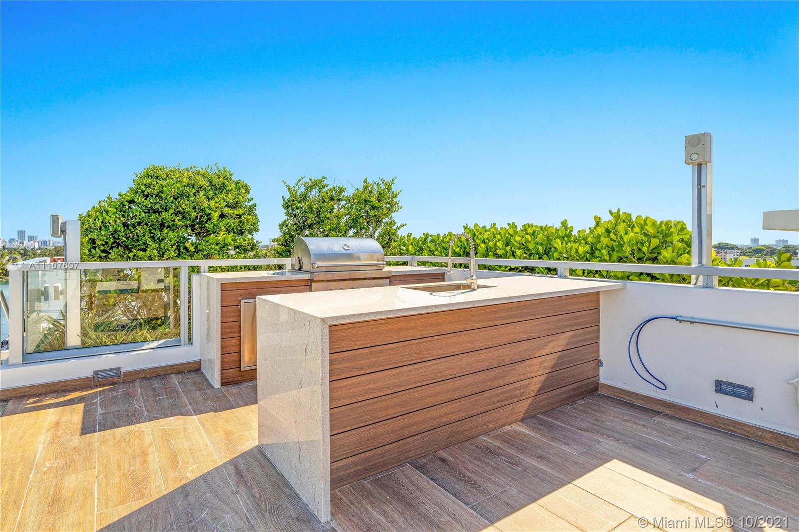 BAY HARBOR ISLAND - Residential
