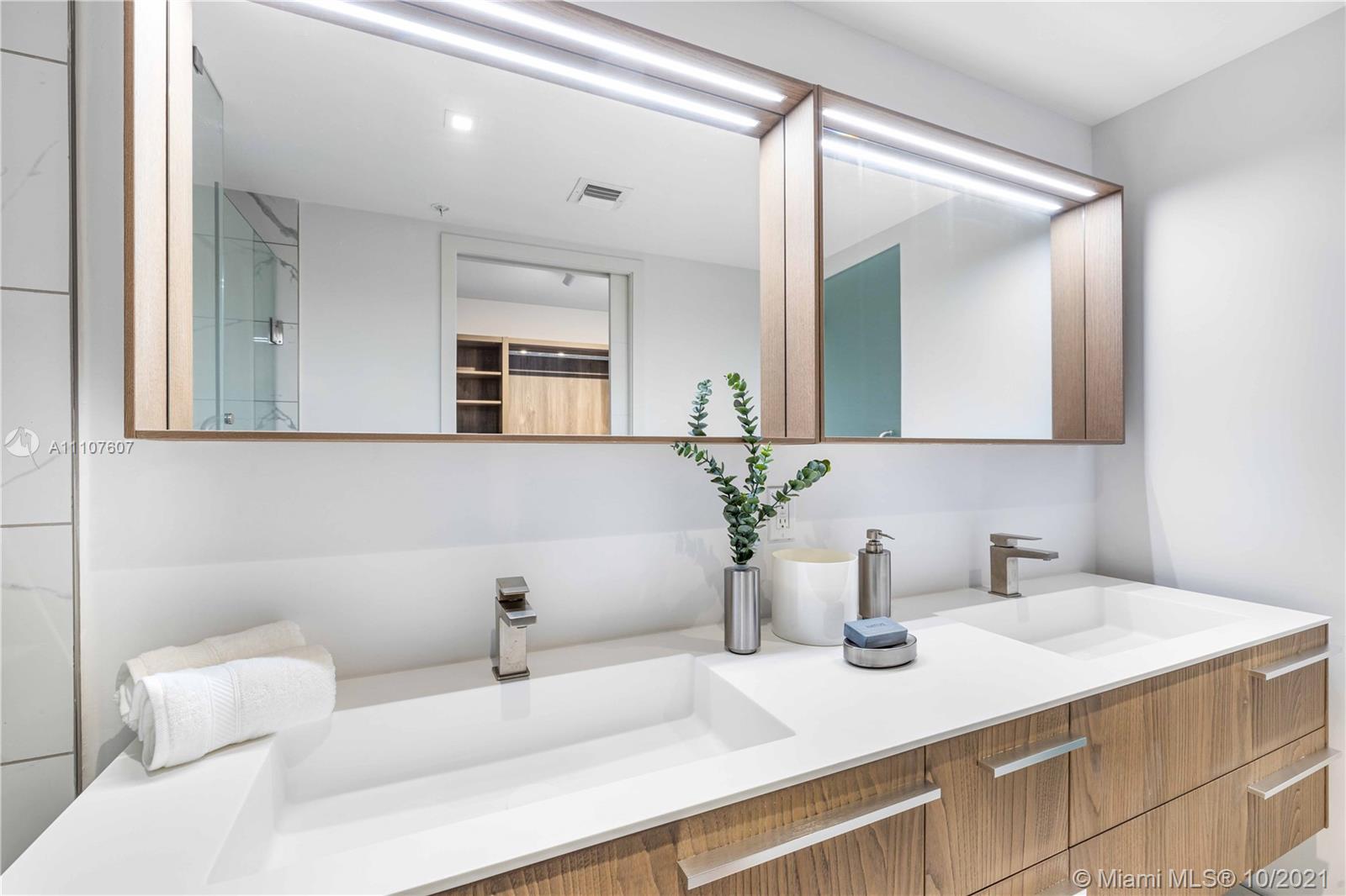 BAY HARBOR ISLAND - Residential