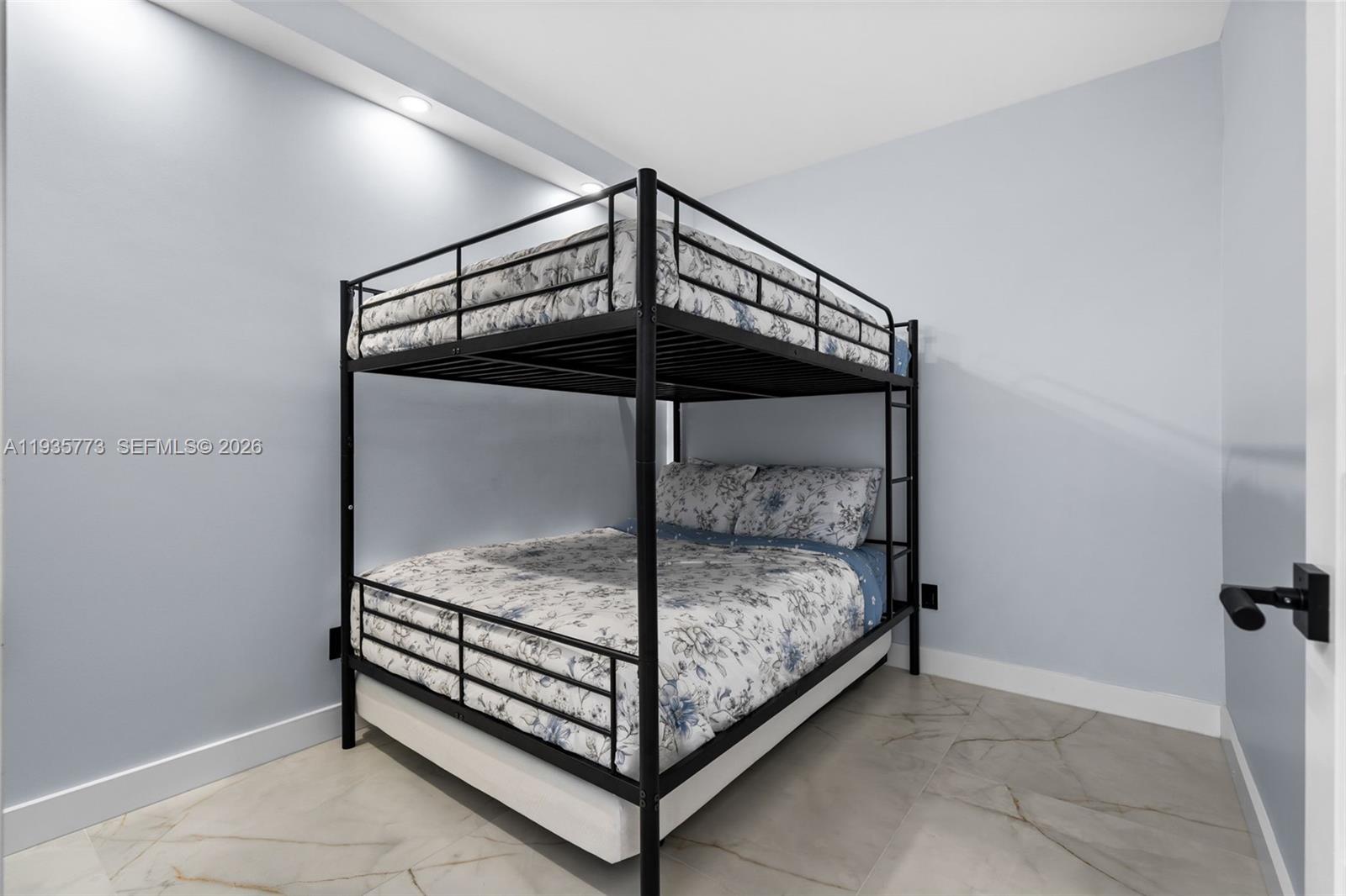 OCEANVIEW BUILDING B COND - Residential