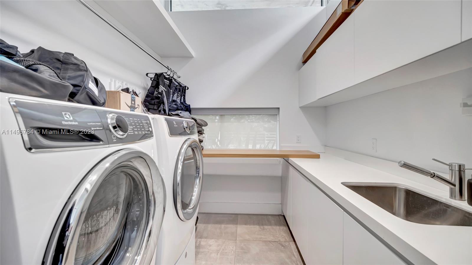 OAKRIDGE ESTATES SEC 2 - Residential