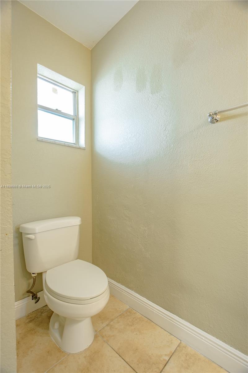 HIALEAH GARDENS BLDG NO. - Residential Lease