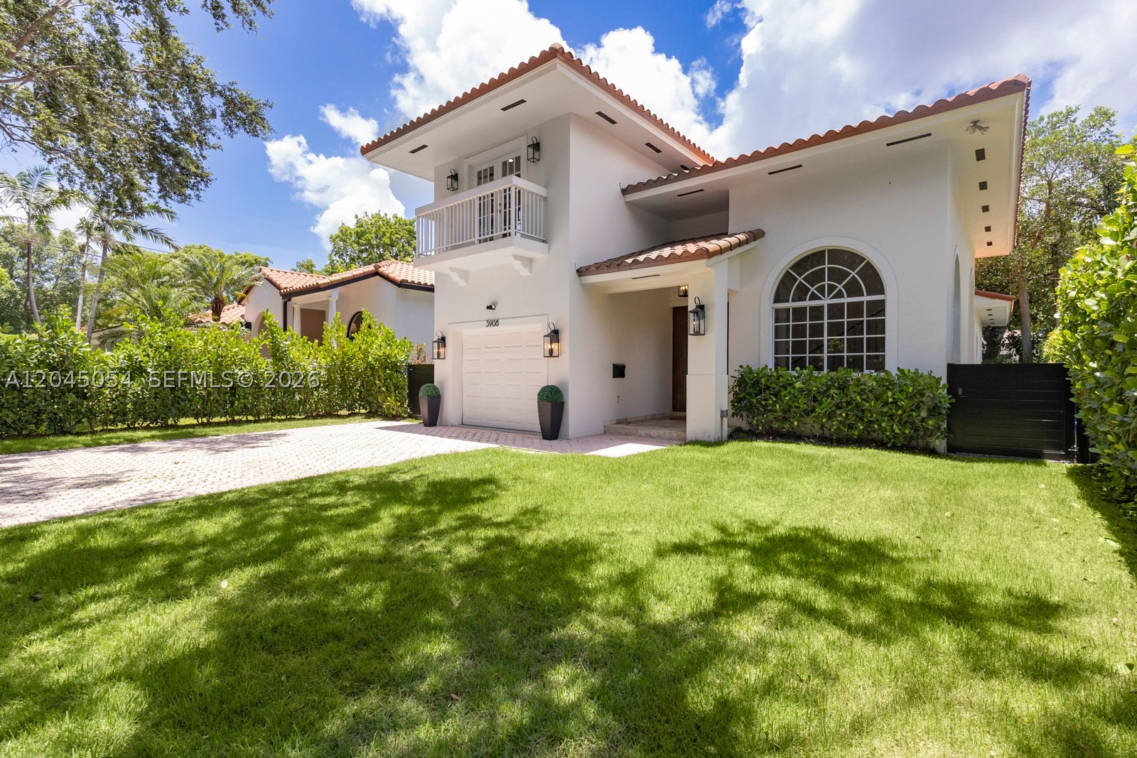 Photo 1 of 25 — 3908 Anderson Rd, Coral Gables, FL 33134