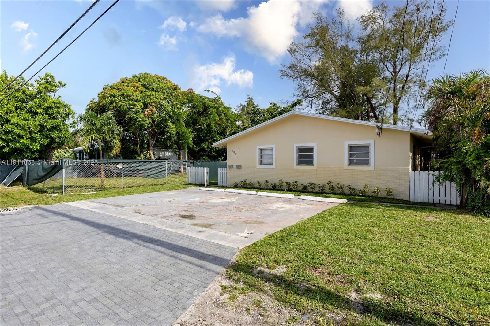 NORTH AMERICAN FRUIT CO - Residential Lease