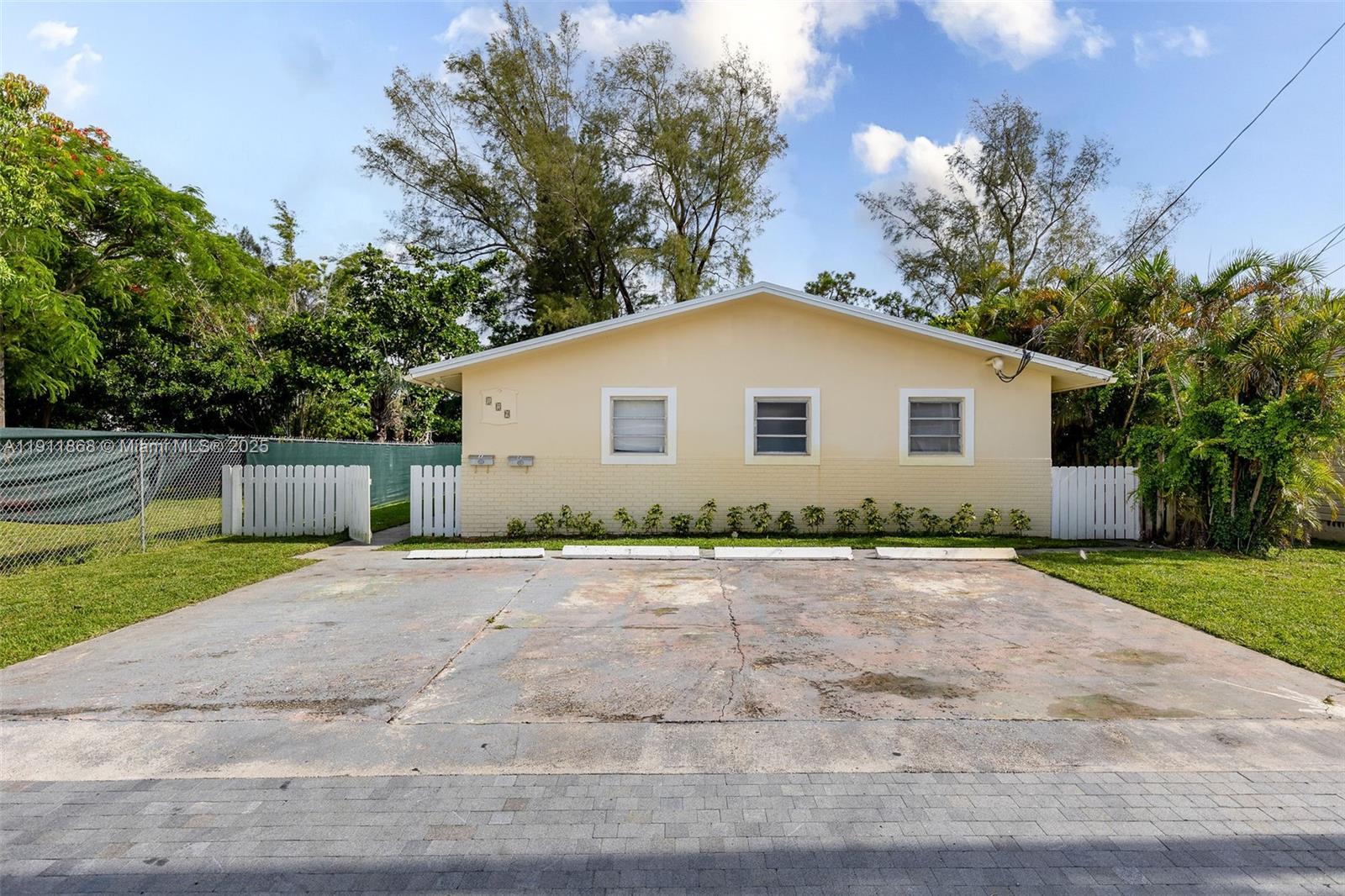 NORTH AMERICAN FRUIT CO - Residential Lease