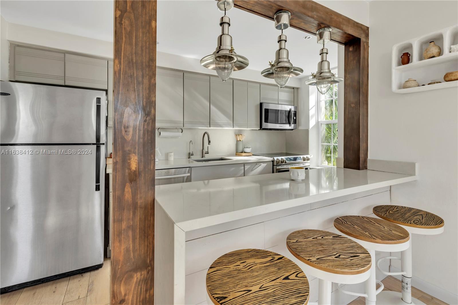 LINCOLN VIEW CONDO - Residential