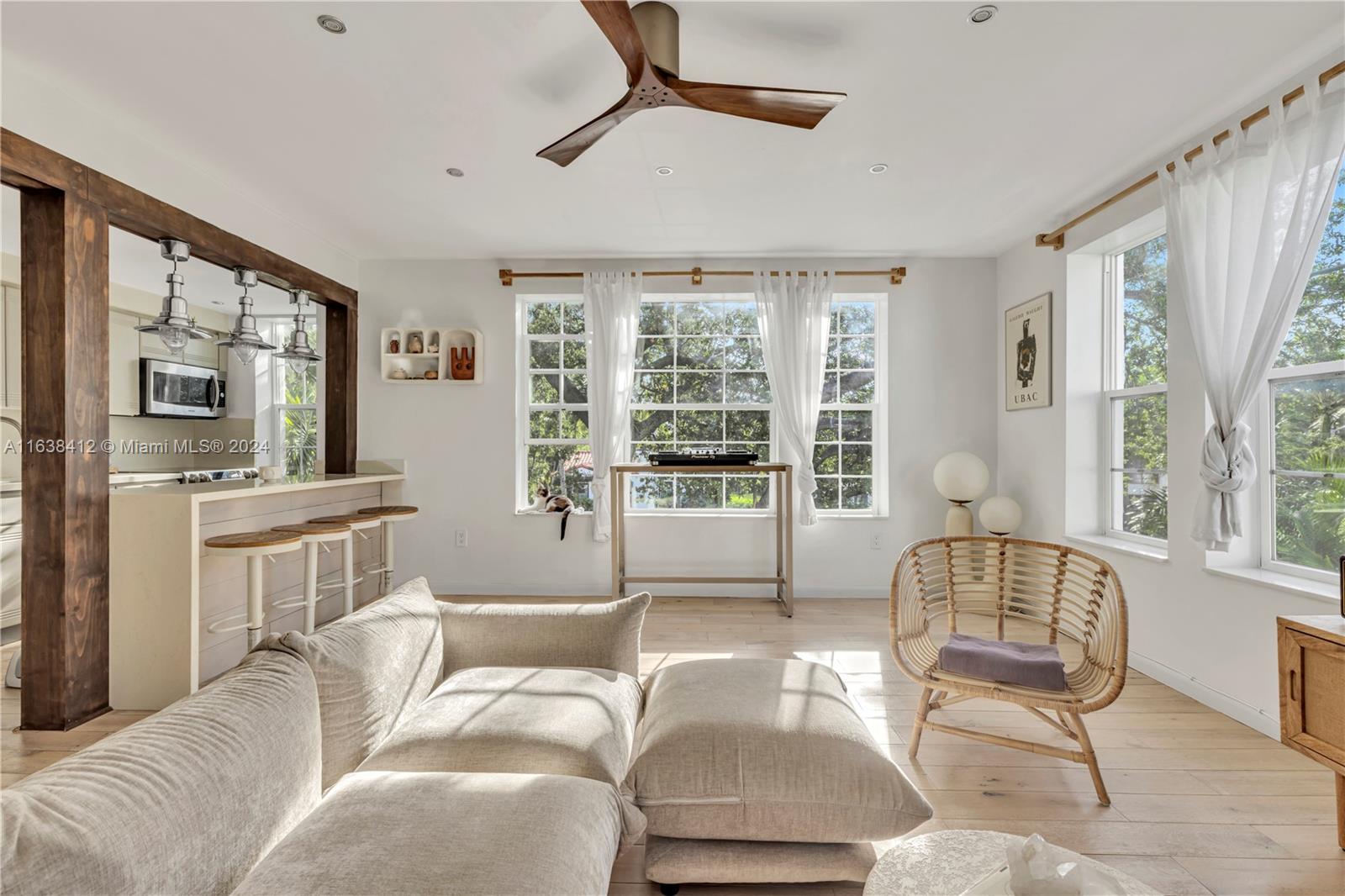 LINCOLN VIEW CONDO - Residential