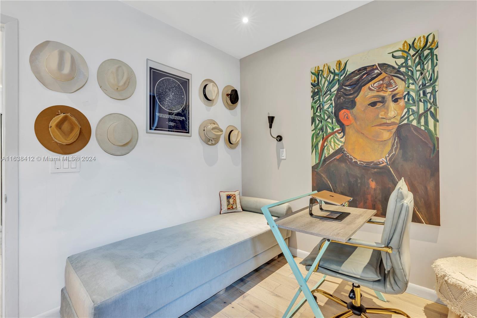 LINCOLN VIEW CONDO - Residential