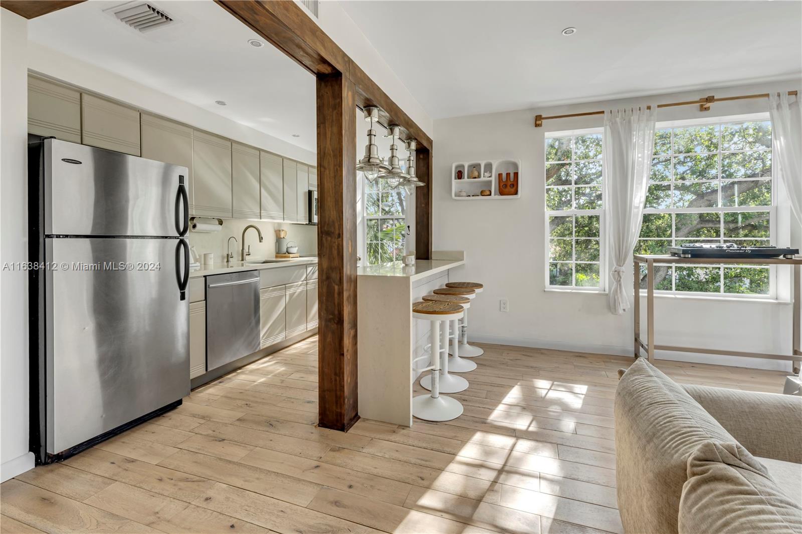 LINCOLN VIEW CONDO - Residential