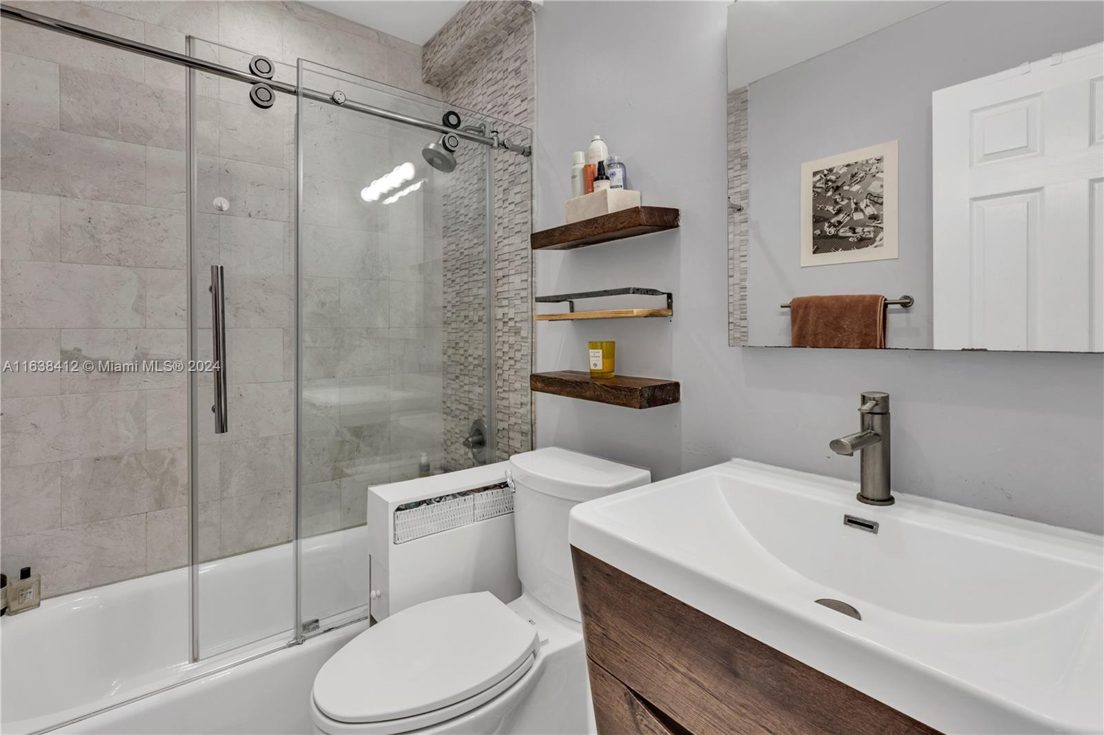 LINCOLN VIEW CONDO - Residential