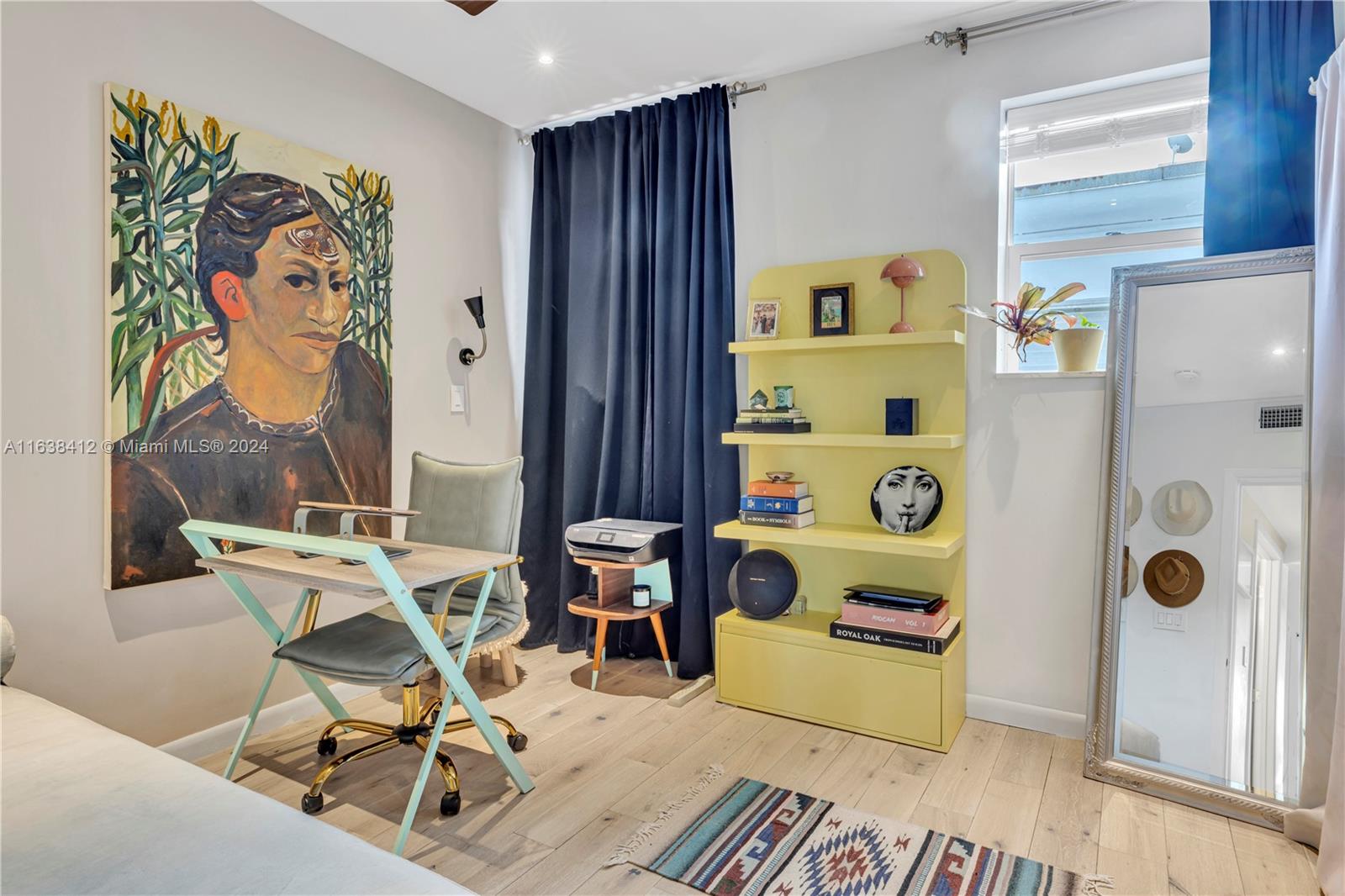 LINCOLN VIEW CONDO - Residential