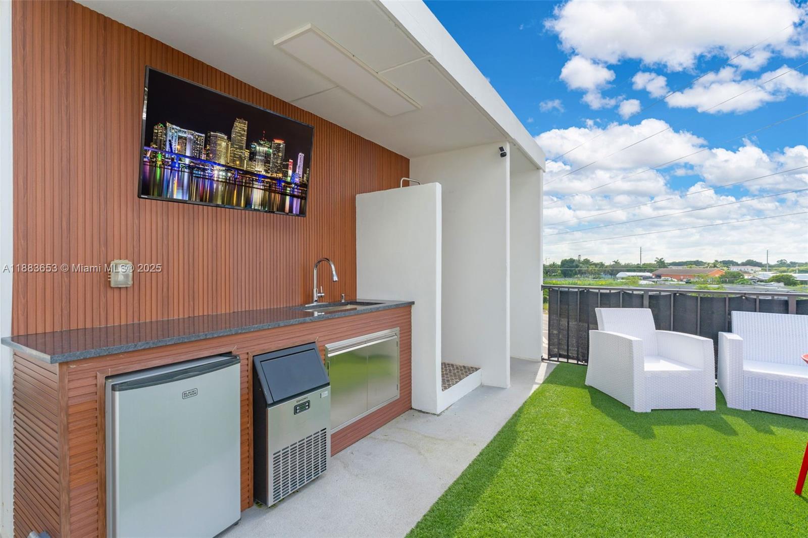 On Grandville - Residential Lease