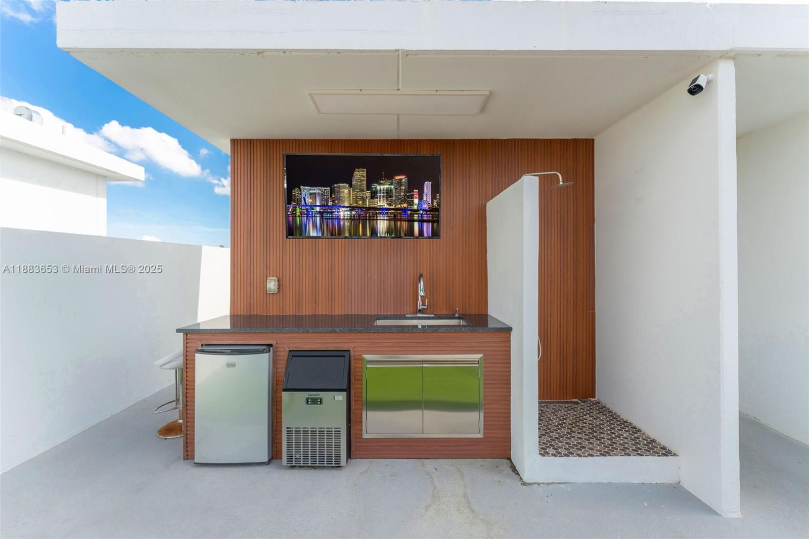 On Grandville - Residential Lease