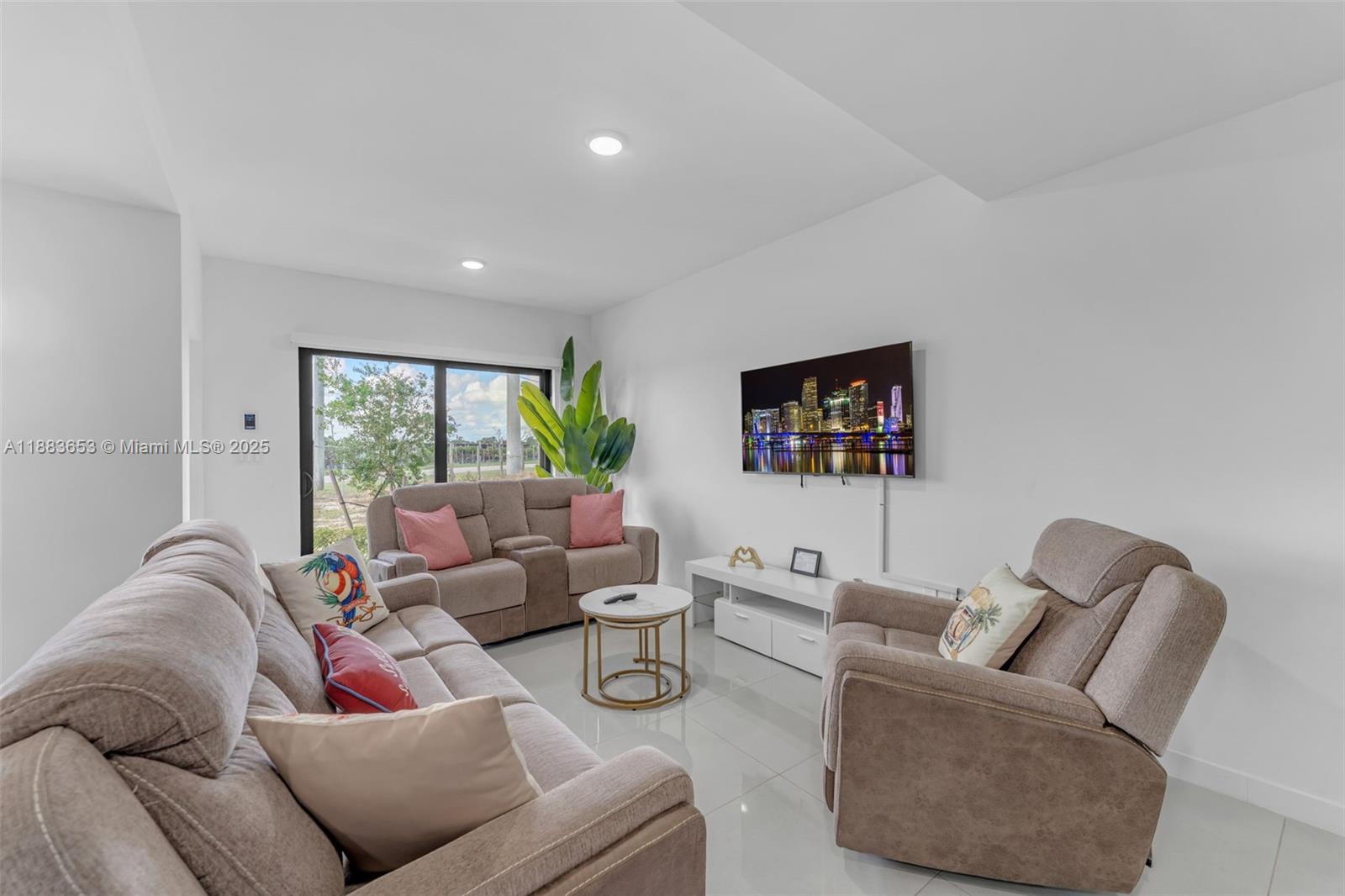 On Grandville - Residential Lease