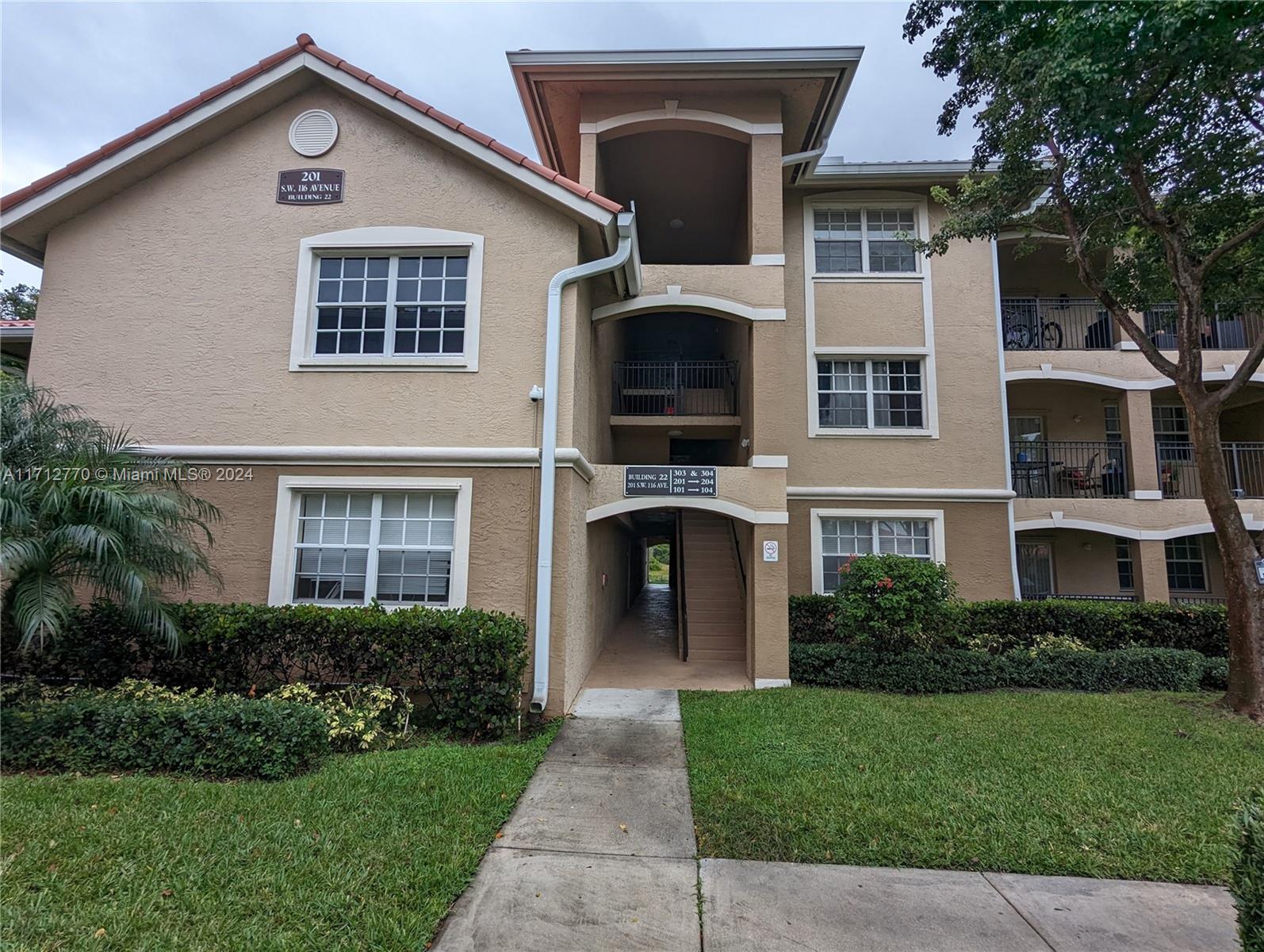 Property for Sale at 201 Sw 116th Ave 22-102, Pembroke Pines, Miami-Dade County, Florida - Bedrooms: 3 
Bathrooms: 2  - $380,000