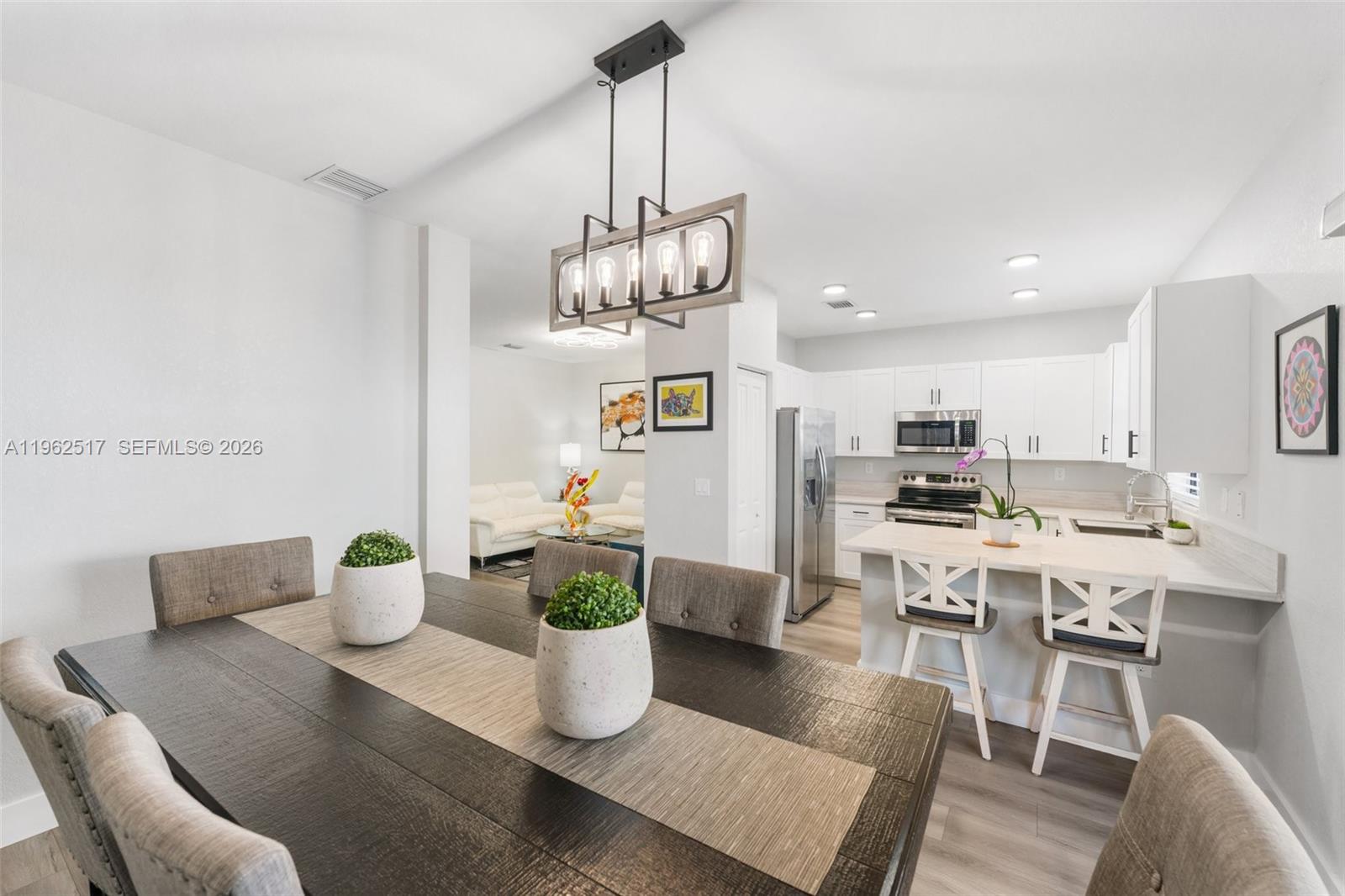 VIA VENTURA NEIGHBORHOOD - Residential