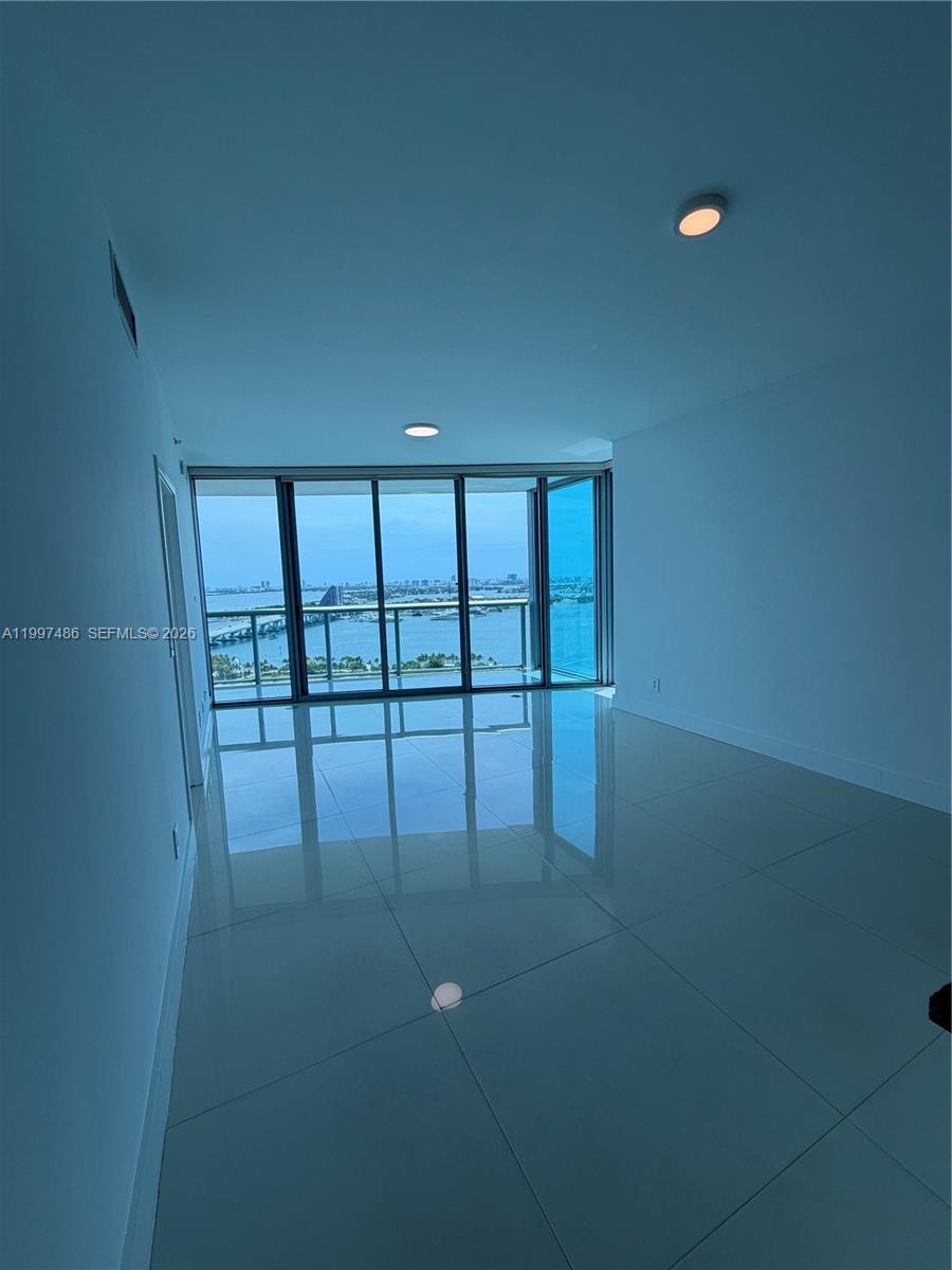 888 Biscayne Blvd 2709