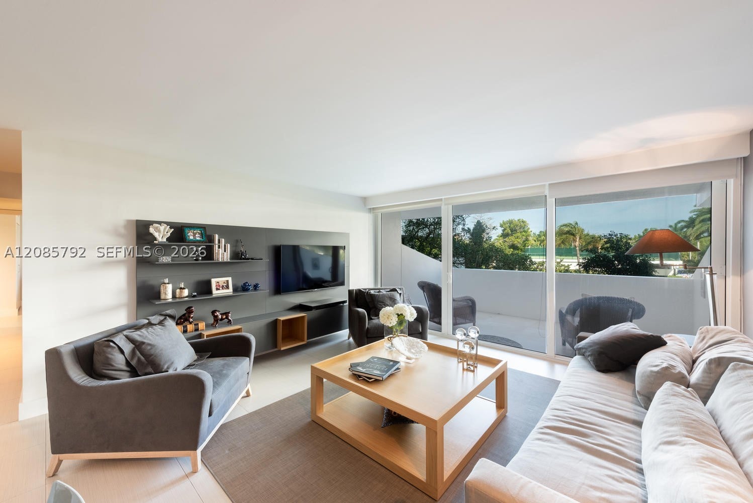 199 Ocean Lane Dr 206, Key Biscayne, FL, 33149/$1,100,000 1 199 Ocean Lane Dr 206