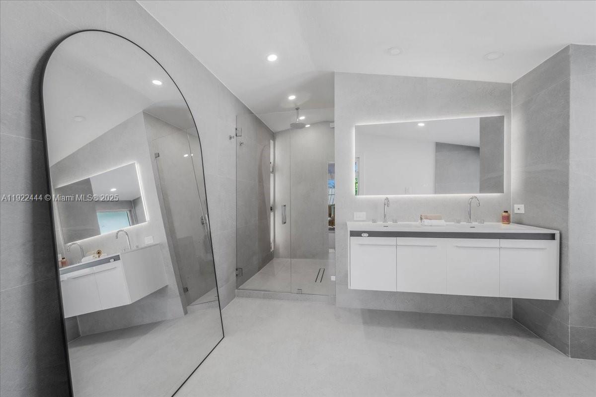 MASHTA ISLAND - Residential