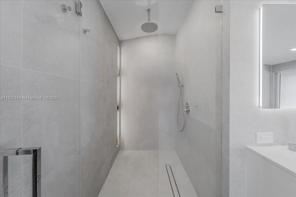 MASHTA ISLAND - Residential