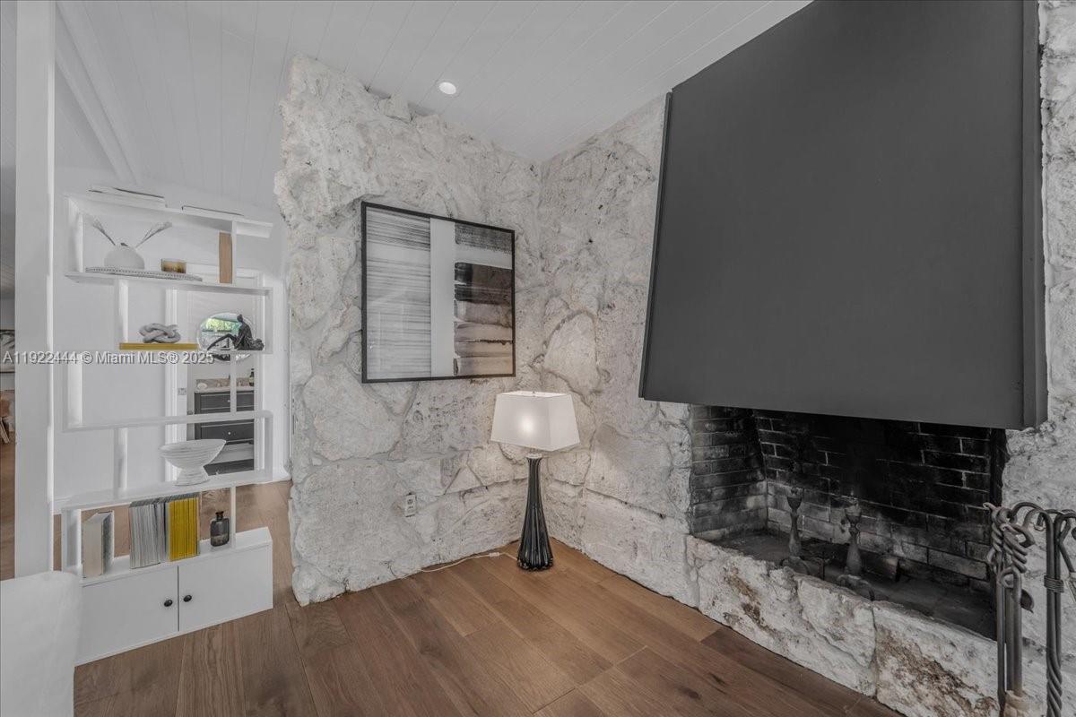 MASHTA ISLAND - Residential