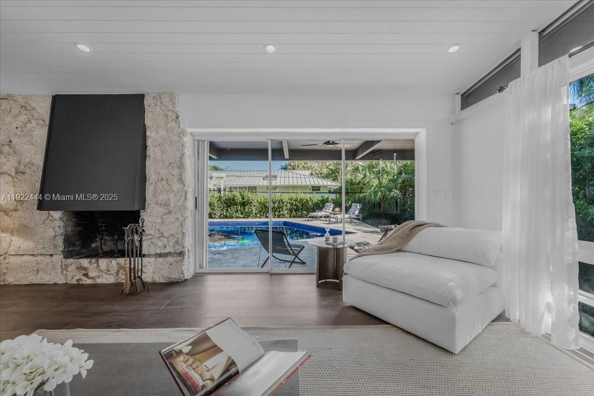 MASHTA ISLAND - Residential