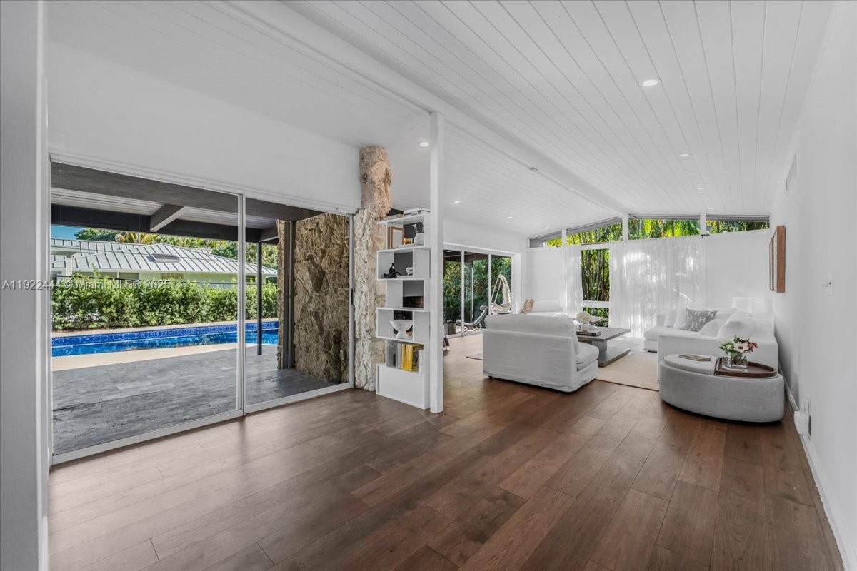 MASHTA ISLAND - Residential