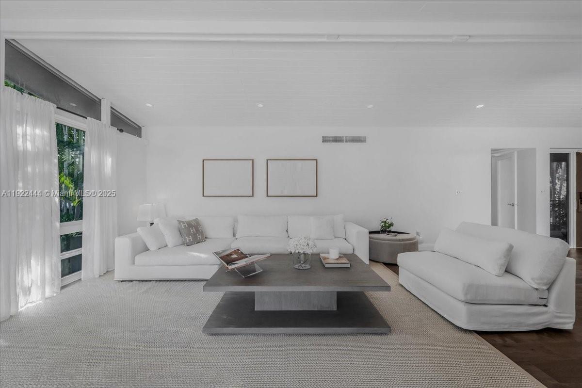 MASHTA ISLAND - Residential