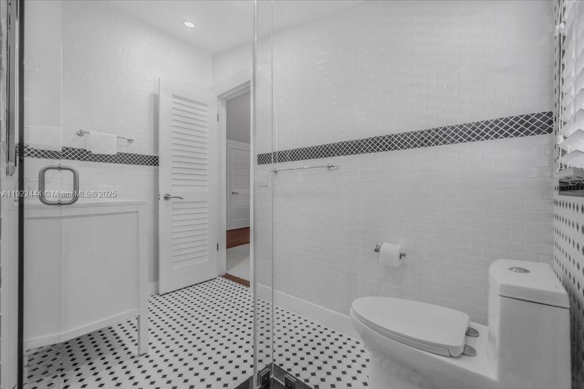 MASHTA ISLAND - Residential