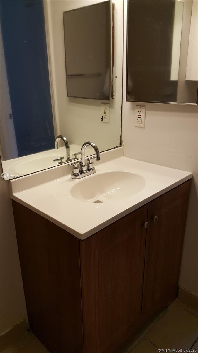 PARADISE POINTE CONDO - Residential Lease